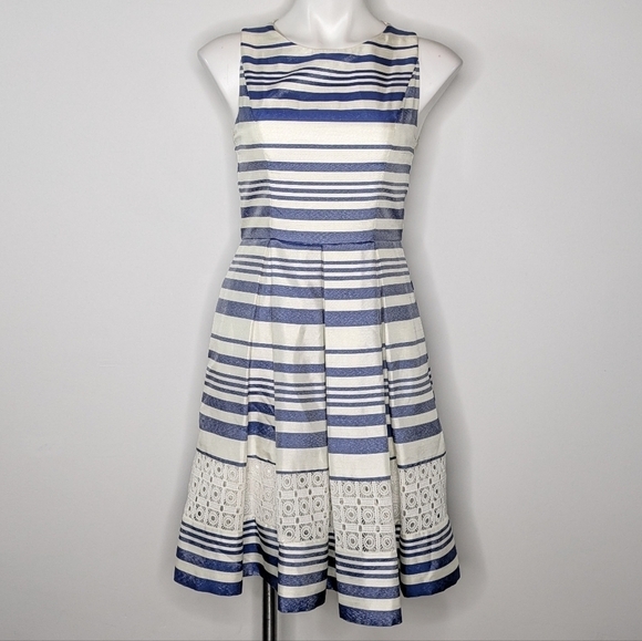 Vince Camuto Dresses & Skirts - Vince Camuto blue white striped lace accent sleeveless knee length dress 2